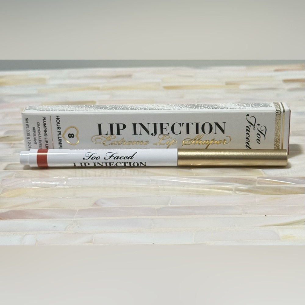Too Faced Lip Injection Extreme Lip Shaper Plumping Liner in Shade Hot & Spicy